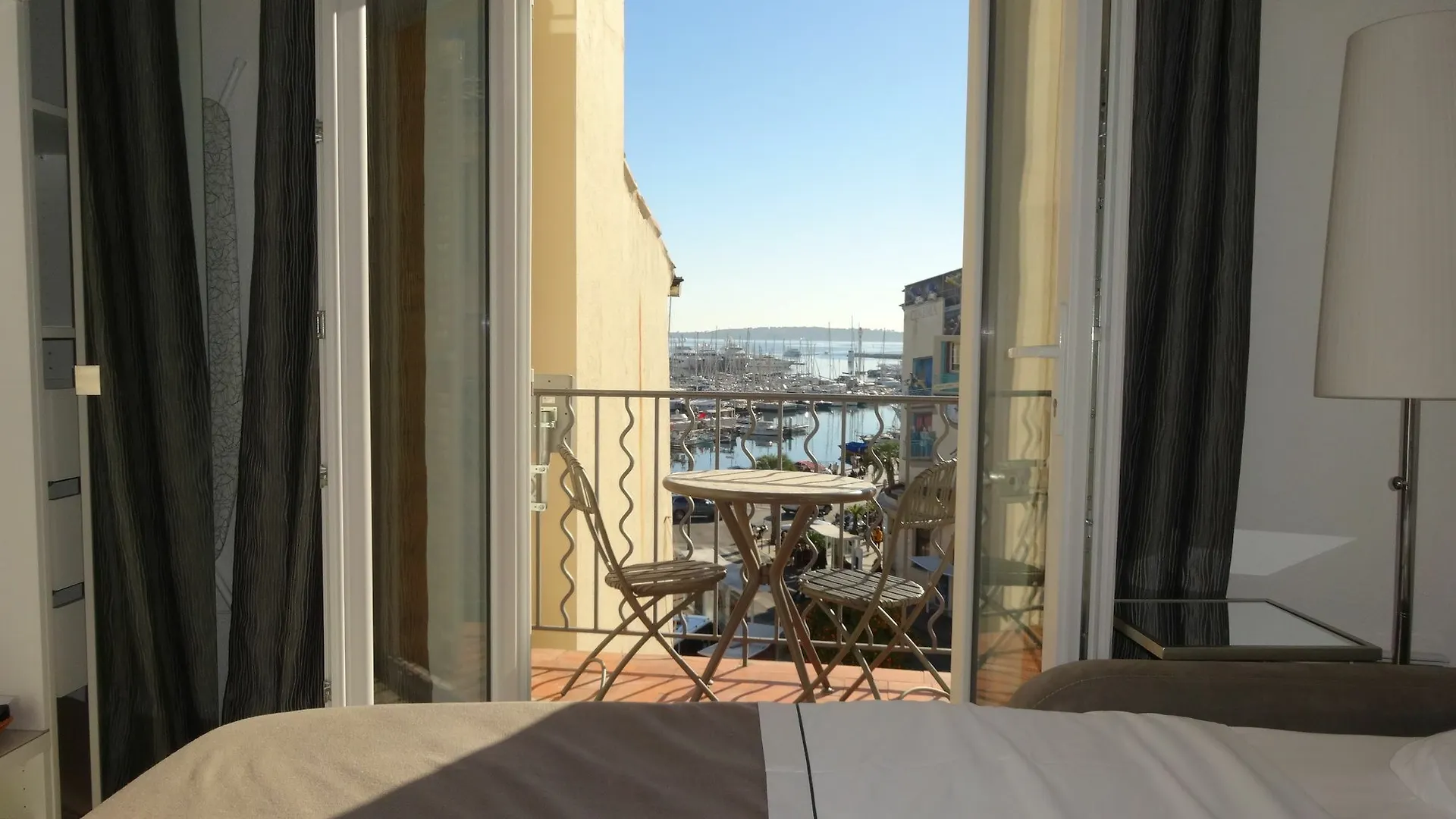 Studio De Le Port Cannes