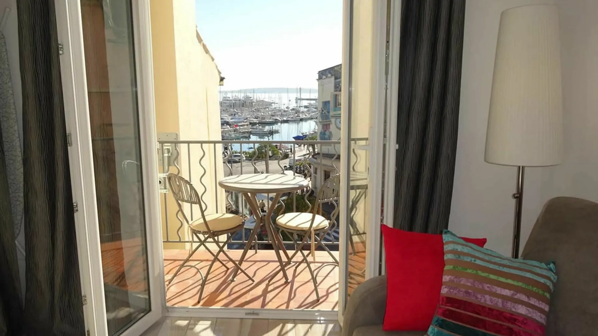 Apartment Studio De Le Port Cannes
