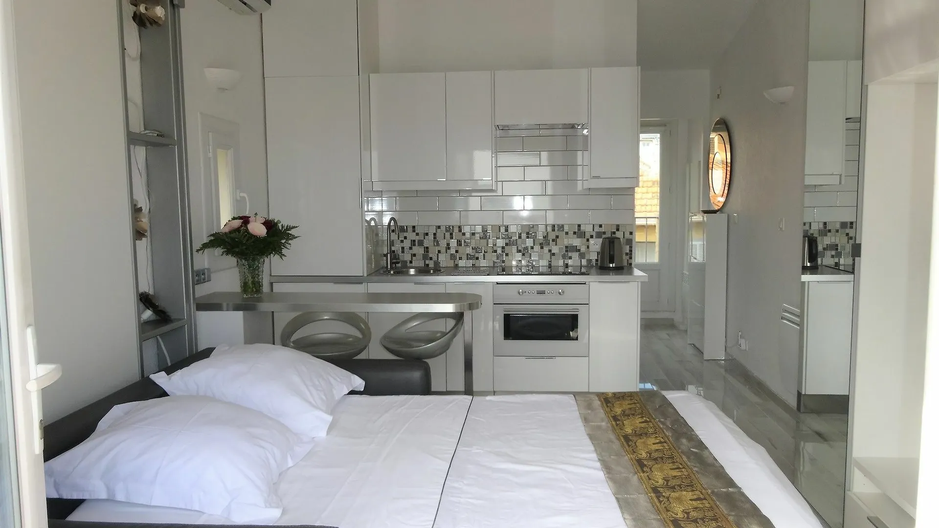 Studio De Le Port Cannes